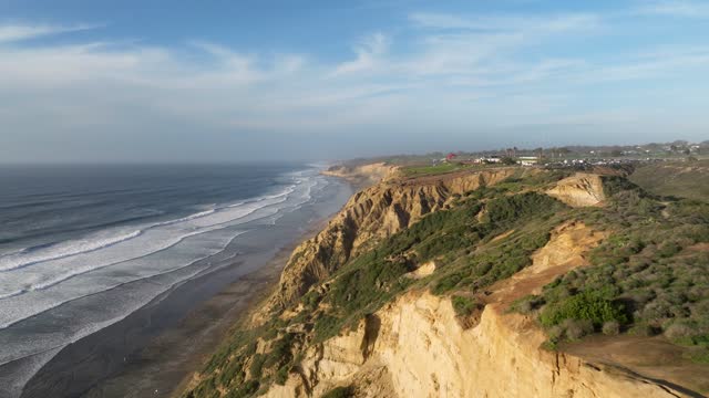 Aerial Footage over Ho Chi Minh Trail and La Jolla Trial above Black’s Beach in Torrey Pines San Diego | Drone Video