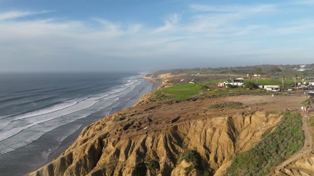 Paragliders at Torrey Pines Gliderport ready to fly over Black’s Beach San Diego | Drone Video – 4