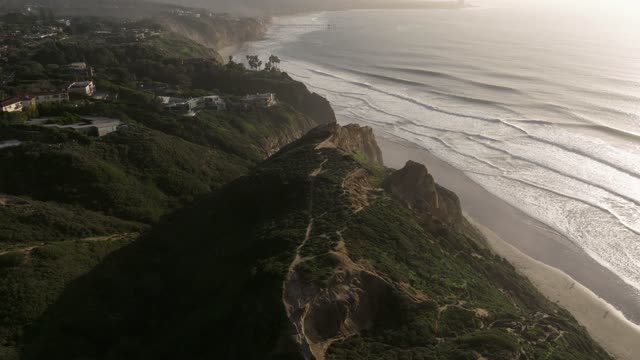 Aerial Footage over Ho Chi Minh Trail and La Jolla Trial above Black’s Beach in Torrey Pines San Diego | Drone Video – 1