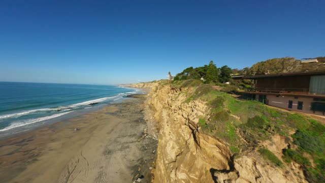 Flying above the Cliffs at La Jolla Shores by Scripps Pier and the Birch Aquarium | FPV Drone Video