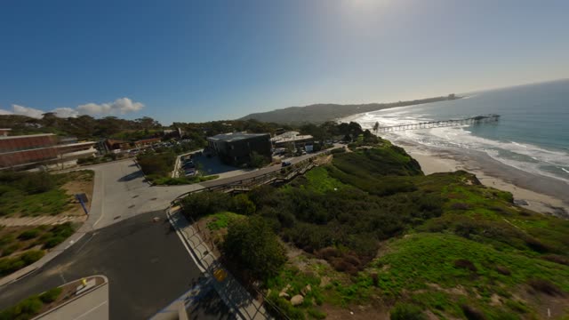 Flying above the Cliffs at La Jolla Shores by Scripps Pier and the Birch Aquarium | FPV Drone Video – 1