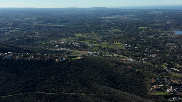 Flying over the Cielo community in Rancho Santa Fe | Drone Video – 2