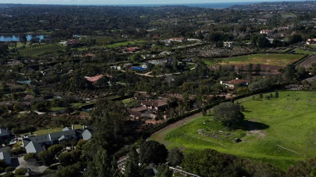 Flying over the Beautiful Rancho Del Lago community in Rancho Santa Fe | Drone Video – 8
