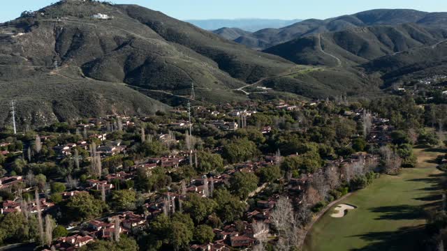 Aerial footage from the exclusive gated community The Bridges at Rancho Santa Fe | Drone Video – 1