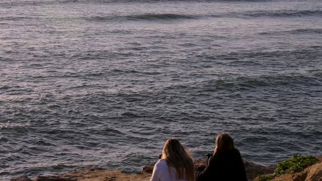 Sunset Cliffs Natural Park on a glorious day in Point Loma San Diego | Video