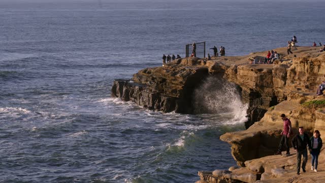 Sunset Cliffs Natural Park on a glorious day in Point Loma San Diego | Video – 2