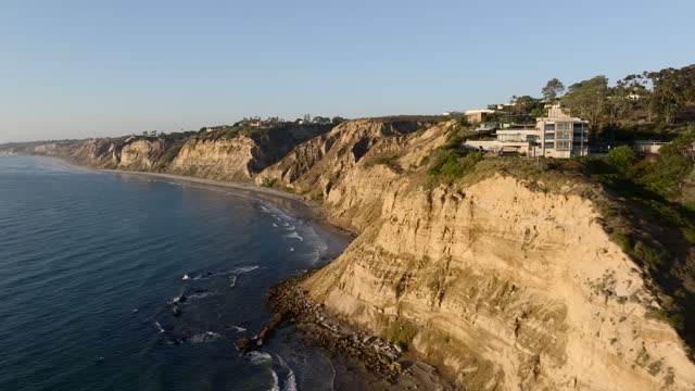 Sunset at La Jolla Shores Scripps Pier Black’s Beach and the Cliffs of Torrey Pines | Drone Video – 1