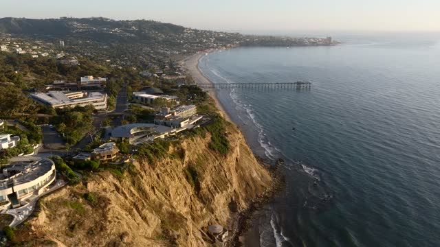 Sunset at La Jolla Shores Scripps Pier Black’s Beach and the Cliffs of Torrey Pines | Drone Video – 7