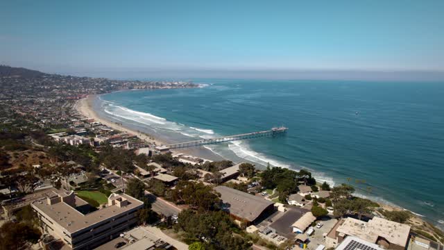 Aerial footage of La Jolla Shores and Scripps Pier on a sunny day | Video – 1