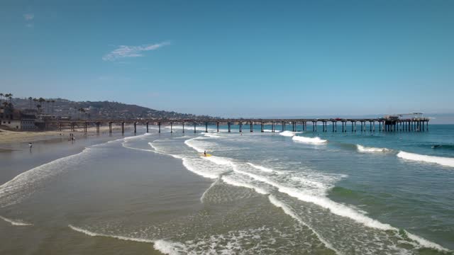 Aerial footage of La Jolla Shores and Scripps Pier on a sunny day | Video – 4