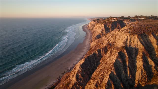 Aerial footage of La Jolla Shores and Black’s Beach during sunset | Video