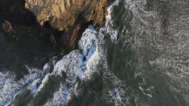 Aerial Drone footage of Sunset Cliffs Natural Park in Point Loma on a Beautiful Afternoon | Drone Video – 4