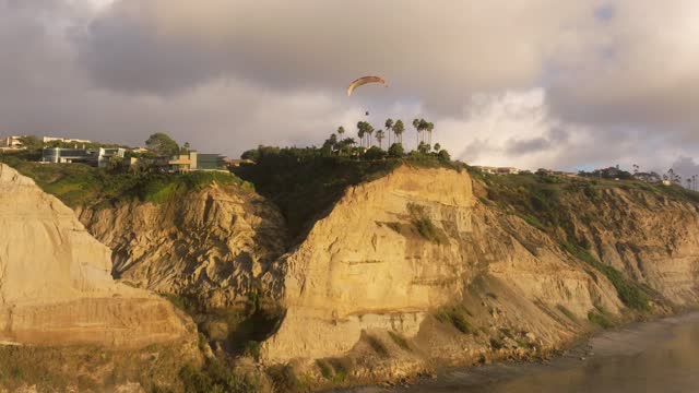 A beautiful afternoon below the cliffs at Black’s Beach Torrey Pines in La Jolla San Diego | Drone Video – 3